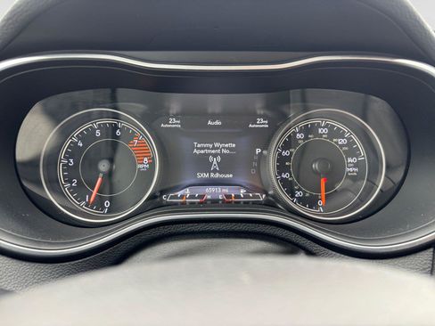 Used 2019 Jeep Cherokee Limited AWD/4WD image 16