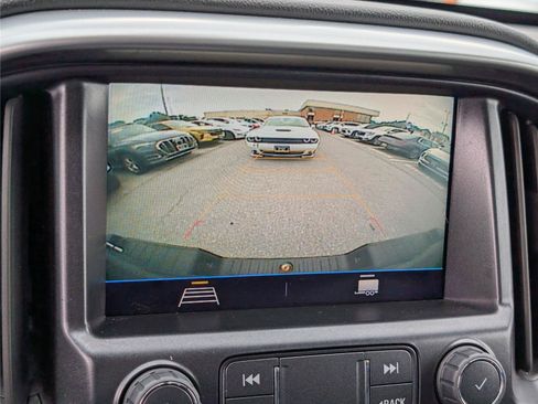 Used 2022 Chevrolet Colorado LT AWD/4WD image 26