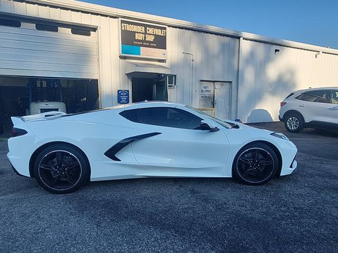 Used 2023 Chevrolet Corvette Stingray Coupe w/ Z51 Performance Package RWD image 6