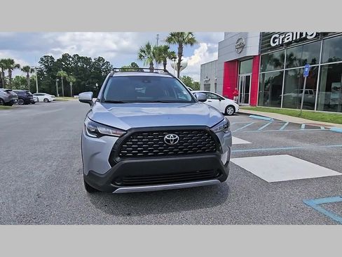 Used 2022 Toyota Corolla Cross LE w/ Moonroof Package FWD image 17