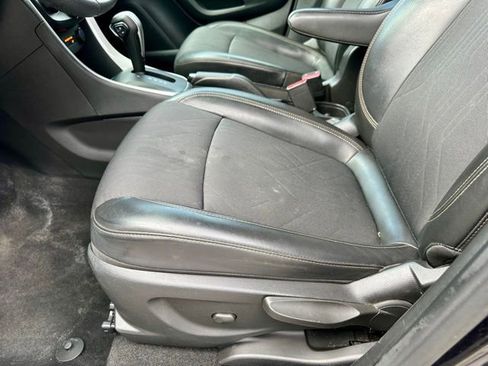 Used 2021 Chevrolet Trax LT FWD image 13