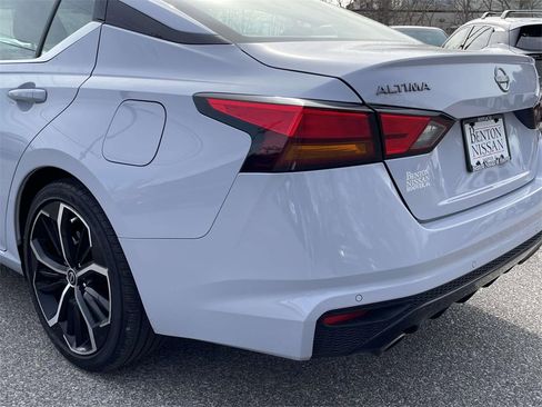 Used 2024 Nissan Altima 2.5 SR image 12