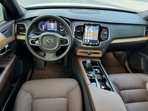 Used 2025 Volvo XC90 B6 Plus w/ Protection Package Premier image 5