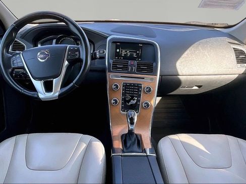 Used 2017 Volvo XC60 T5 Inscription w/ Advanced Package image 8