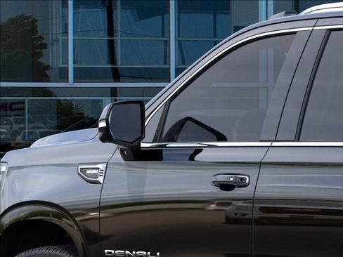 New 2026 GMC Yukon XL Denali w/ Denali Reserve Package AWD/4WD image 12