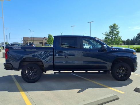 Used 2021 Chevrolet Silverado 1500 Custom Trail Boss w/ LPO, Dark Essentials Package AWD/4WD image 5
