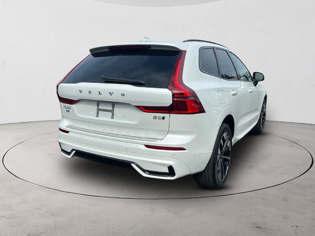Certified 2026 Volvo XC60 B5 Plus AWD/4WD image 5