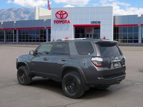 Used 2019 Toyota 4Runner SR5 image 4