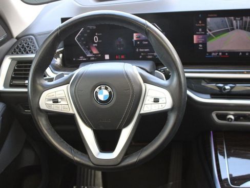 Used 2024 BMW X7 xDrive40i image 16