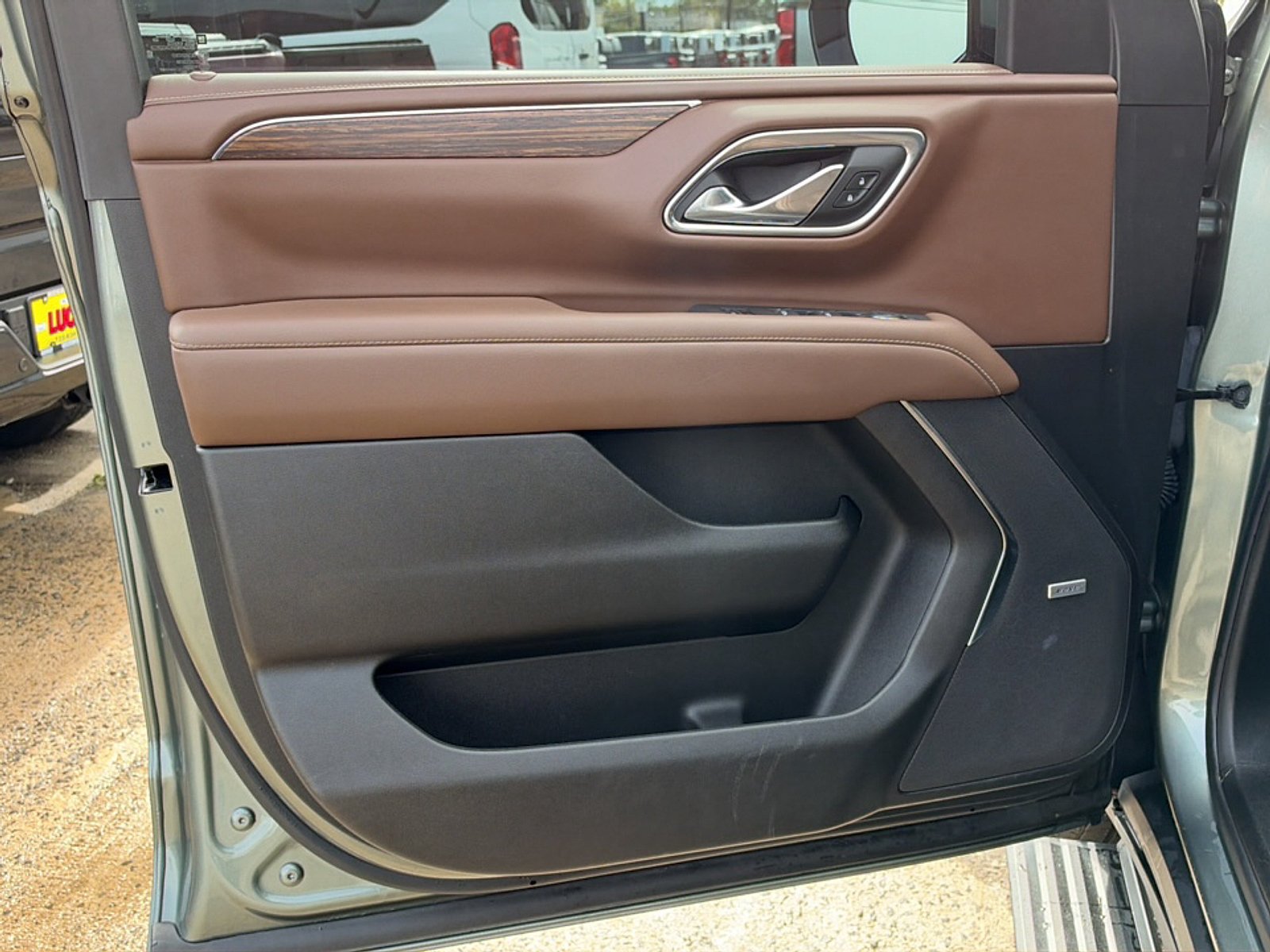 Used 2023 Chevrolet Tahoe High Country AWD/4WD image 16