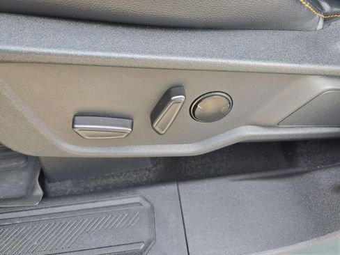 Used 2023 Ford Bronco Badlands image 12