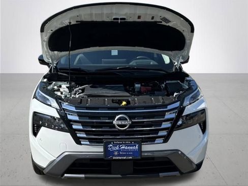 New 2025 Nissan Rogue SL w/ Tech Package image 4