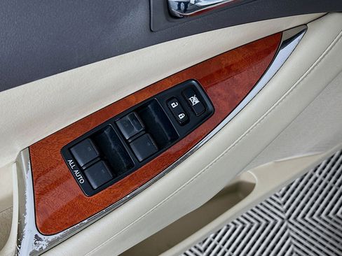 Used 2010 Lexus ES 350 image 18