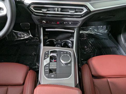 Used 2024 BMW 330i xDrive Sedan w/ M Sport Package AWD/4WD image 39