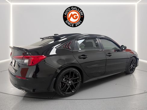 Used 2023 Honda Civic Sport image 2
