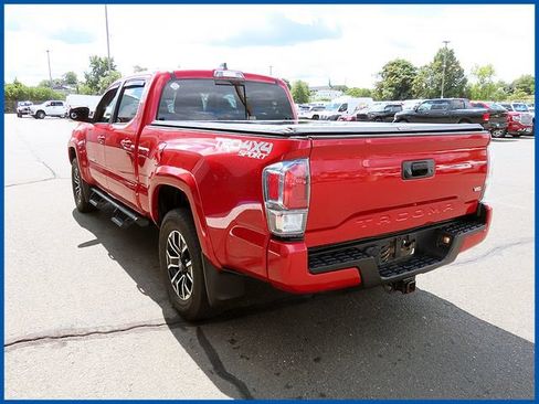 Used 2021 Toyota Tacoma TRD Sport AWD/4WD image 5