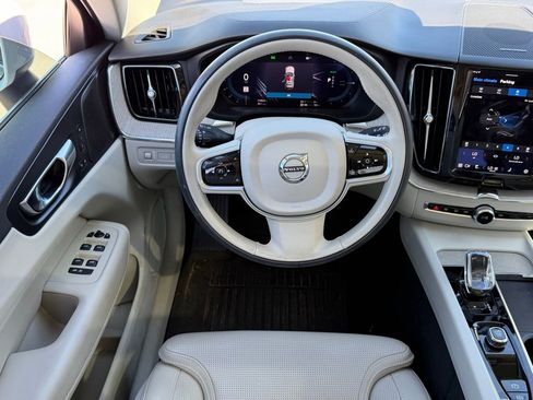 Used 2022 Volvo XC60 T8 Inscription w/ Advanced Package image 8