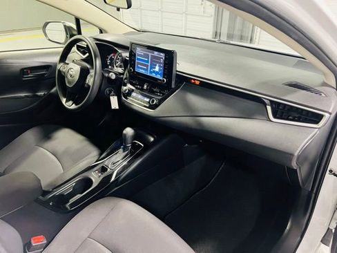 Used 2022 Toyota Corolla LE FWD image 28