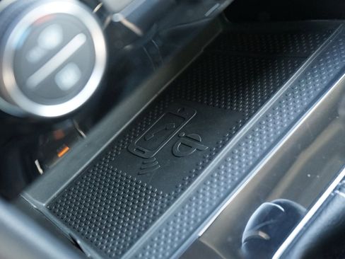 Used 2024 Volkswagen Taos SE image 27