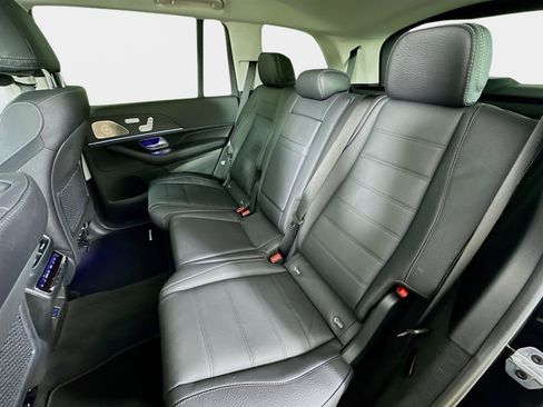 Used 2026 Mercedes-Benz GLS 450 4MATIC image 32