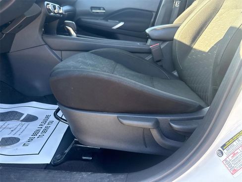 Used 2023 Nissan Kicks SV image 18