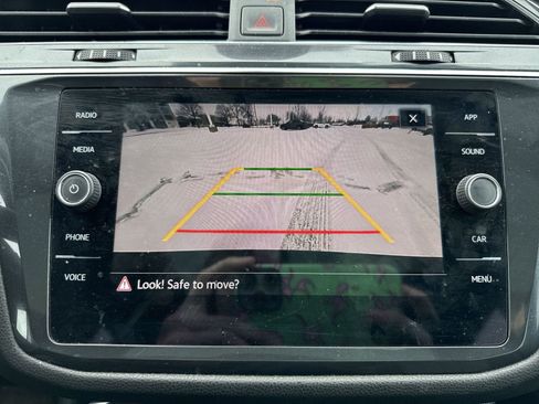 Used 2023 Volkswagen Tiguan SE R-Line image 14