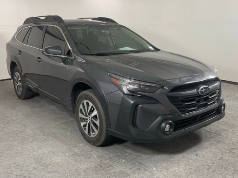 Certified 2025 Subaru Outback image 1