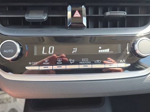 Used 2024 Toyota Corolla LE FWD image 31
