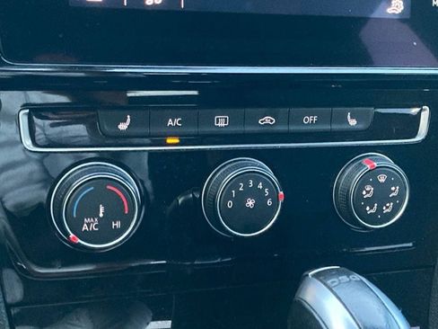 Used 2019 Volkswagen GTI SE FWD image 23