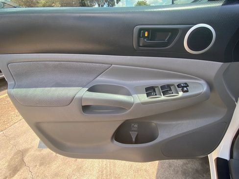 Used 2011 Toyota Tacoma PreRunner w/ SR5 Pkg #2 RWD image 18