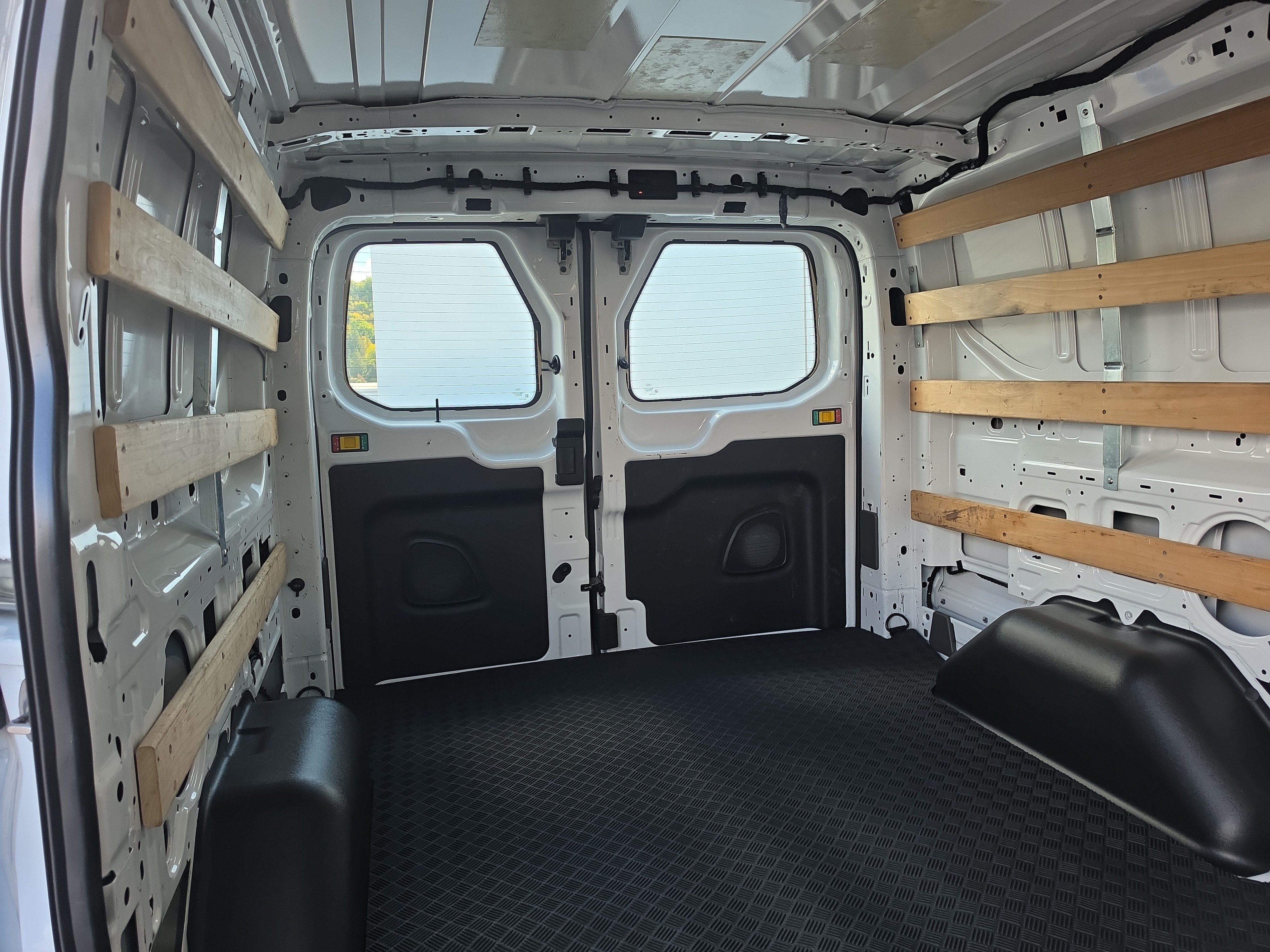 Used 2025 Ford Transit 250 Low Roof w/ Exterior Upgrade Package RWD image 15