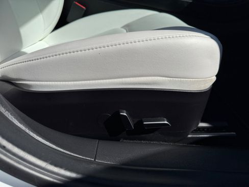 Used 2022 Tesla Model 3 Performance image 10