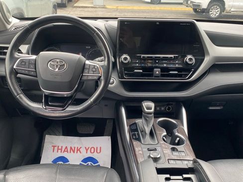 Used 2020 Toyota Highlander Platinum image 10