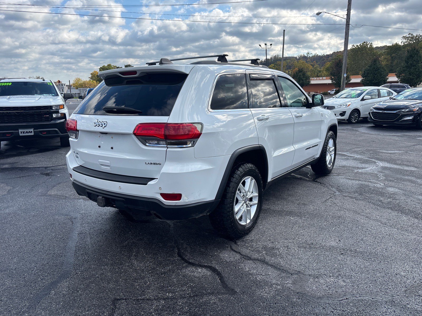 Used 2017 Jeep Grand Cherokee Laredo w/ Quick Order Package 23E AWD/4WD image 7