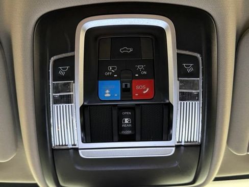 Used 2024 RAM 2500 Laramie AWD/4WD image 31