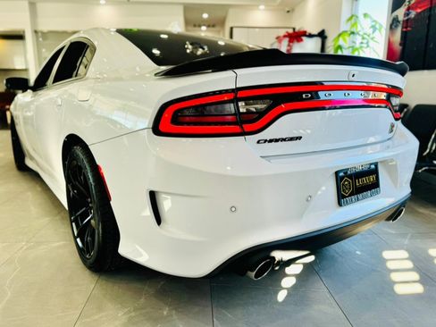 Used 2022 Dodge Charger Scat Pack w/ Dynamics Package image 6