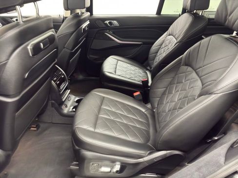 Used 2023 BMW X7 xDrive40i w/ Premium Package image 41