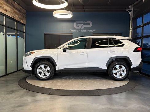 Used 2021 Toyota RAV4 XLE AWD/4WD image 6