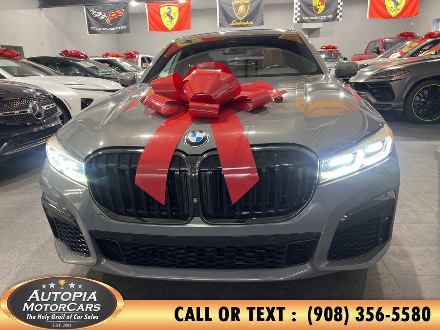 Used 2022 BMW 740i w/ M Sport Package RWD image 48