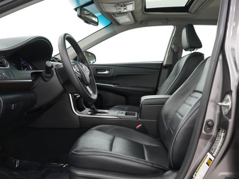 Used 2016 Toyota Camry XLE w/ Moonroof Package FWD image 21
