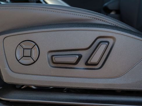 New 2025 Audi Q3 2.0T Premium image 26