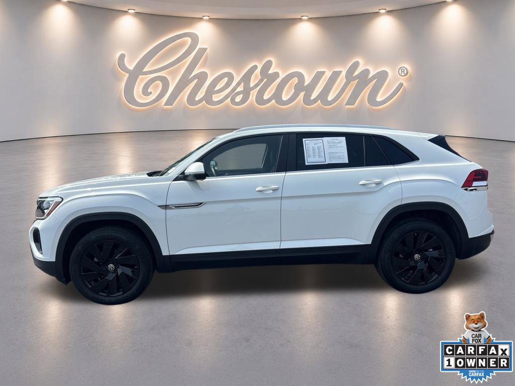 Used 2025 Volkswagen Atlas Cross Sport SE AWD/4WD image 2