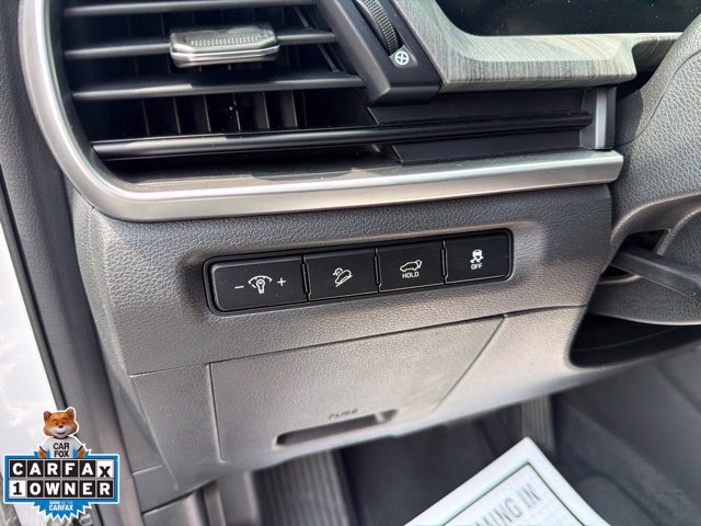 Used 2024 Kia Telluride EX w/ EX Captain's Chair Package AWD/4WD image 34