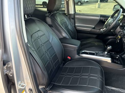 Used 2017 Toyota Tacoma SR5 w/ Tow Package AWD/4WD image 17