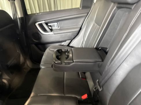 Used 2018 Land Rover Discovery Sport HSE AWD/4WD image 18