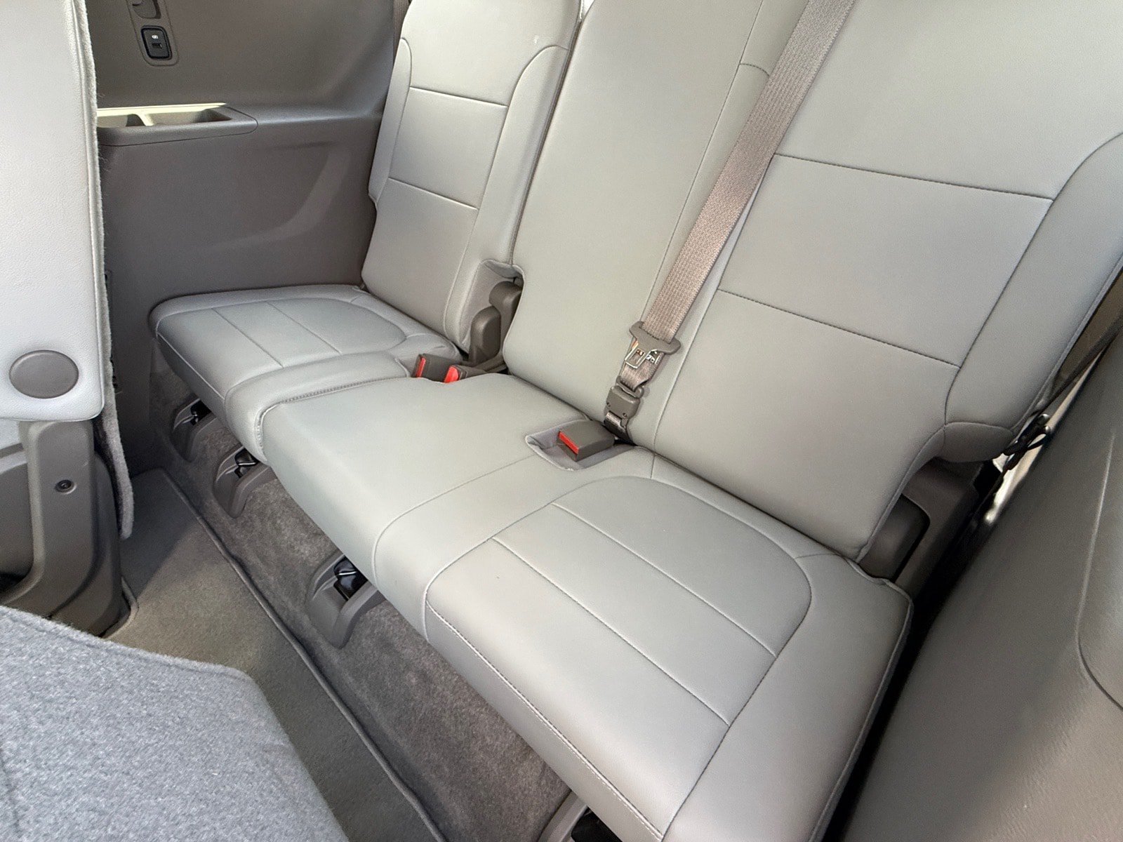 Used 2018 Chevrolet Traverse LT w/ LPO, Floor Liner Package FWD image 11