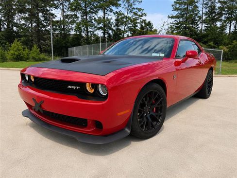Used 2015 Dodge Challenger SRT Hellcat RWD image 3