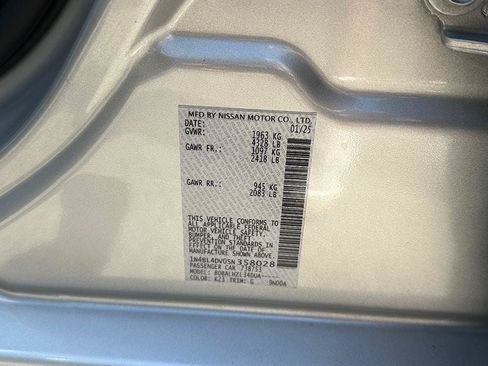 Used 2025 Nissan Altima 2.5 SV FWD image 28
