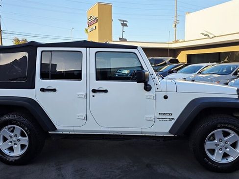 Used 2018 Jeep Wrangler Unlimited Sport S image 8