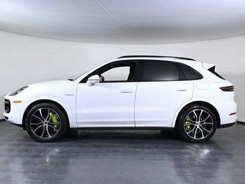 Certified 2023 Porsche Cayenne Turbo S AWD/4WD image 2
